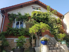 Pretty House 15mn from Eiffel Tower and Versailles